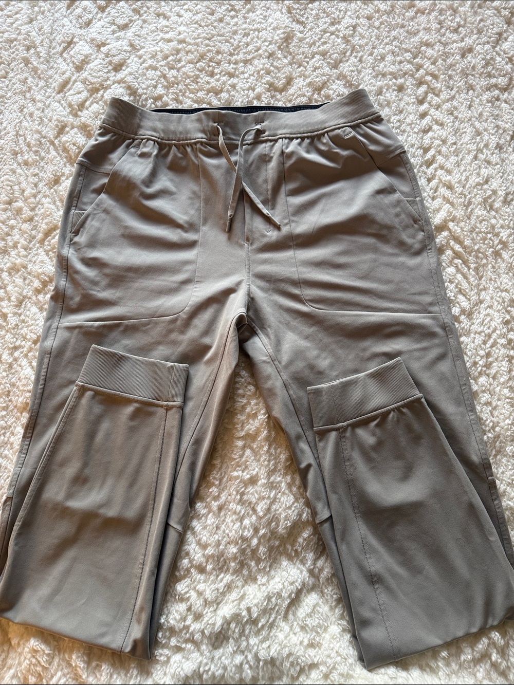 lululemon athletica Men's Drawstring Cargo Joggers - Taupe